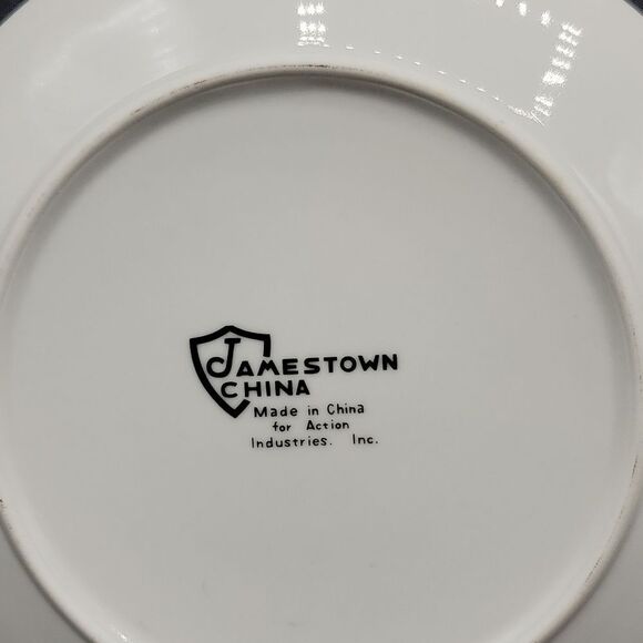 Jamestown China Christmas Tree Salad or Dessert Plate with Gold Trim 7.75" Set 2 - Picture 5 of 6